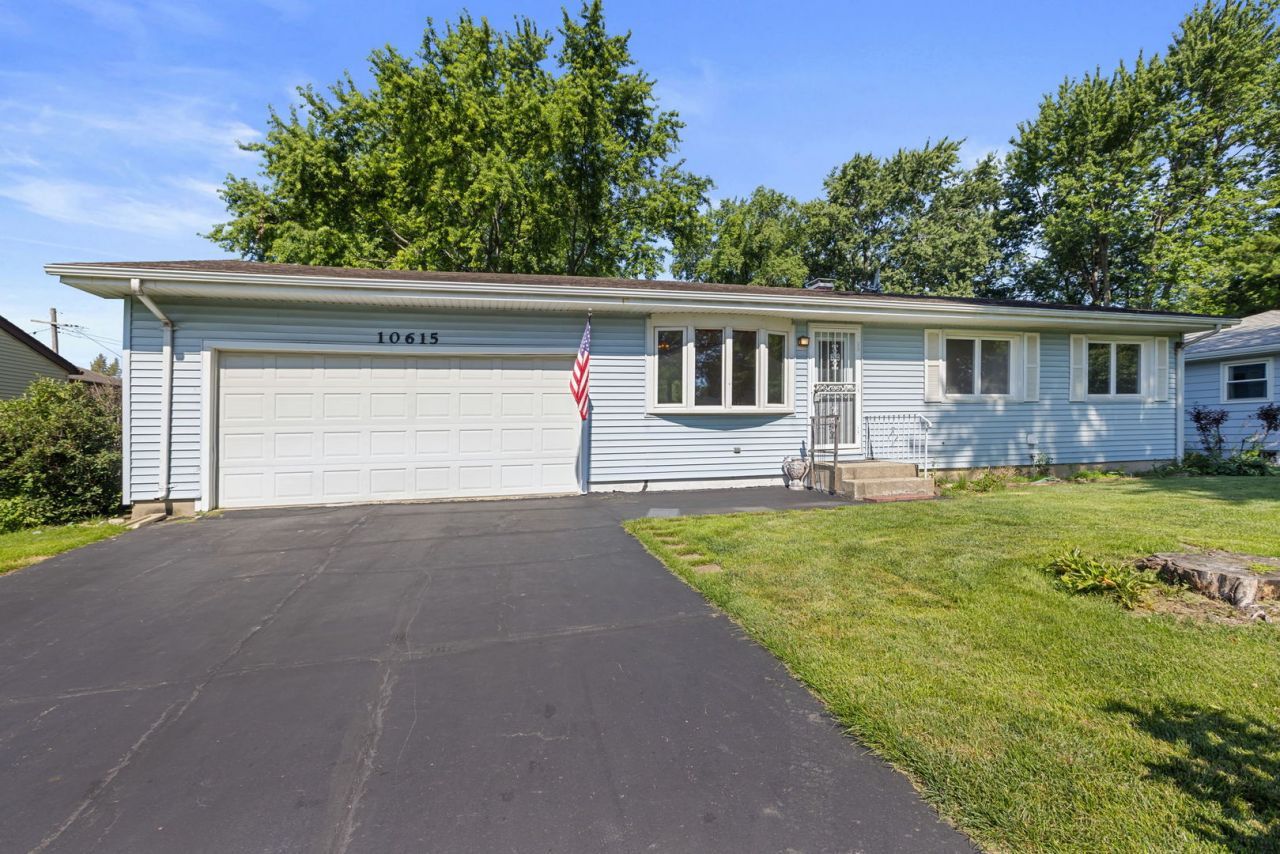 10615 Kathleen Avenue , Huntley, IL 60142