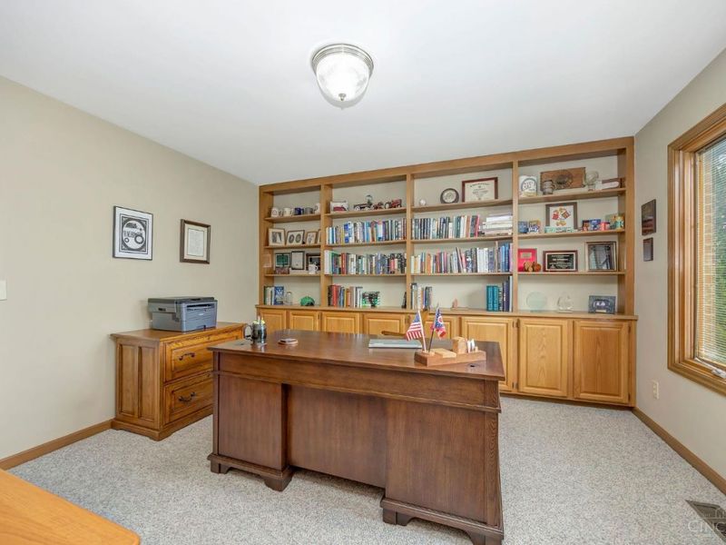 260 Heathwood Lane, Hamilton, OH 45013 Photo 10
