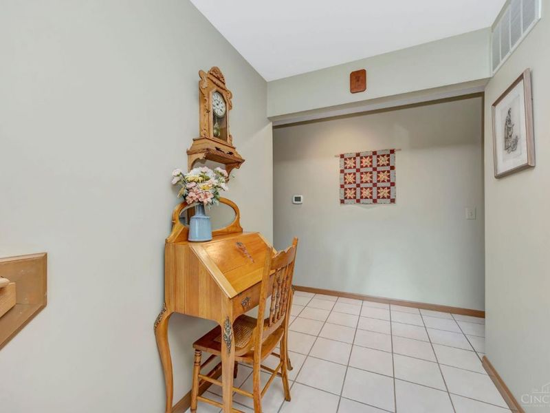 260 Heathwood Lane, Hamilton, OH 45013 Photo 12
