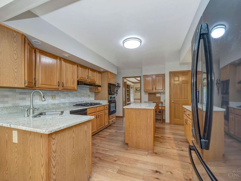 260 Heathwood Lane, Hamilton, OH 45013 Photo 32
