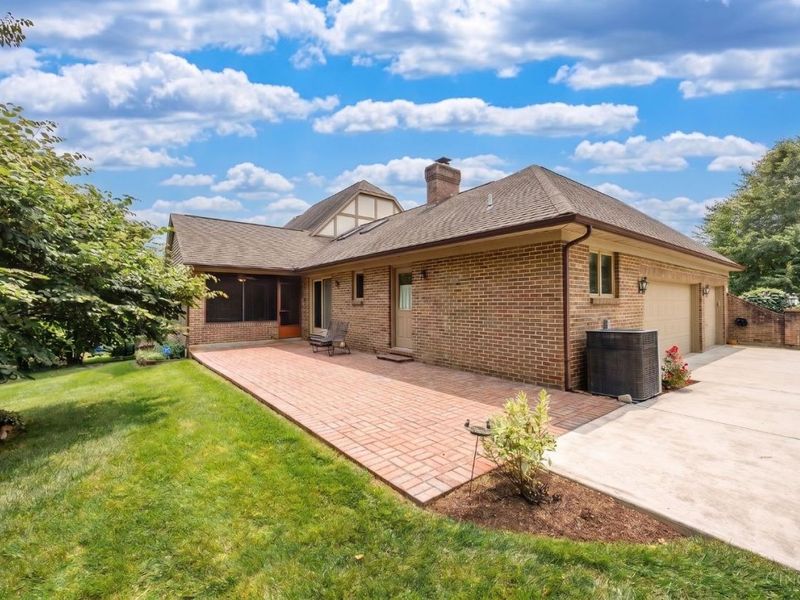 260 Heathwood Lane, Hamilton, OH 45013 Photo 7