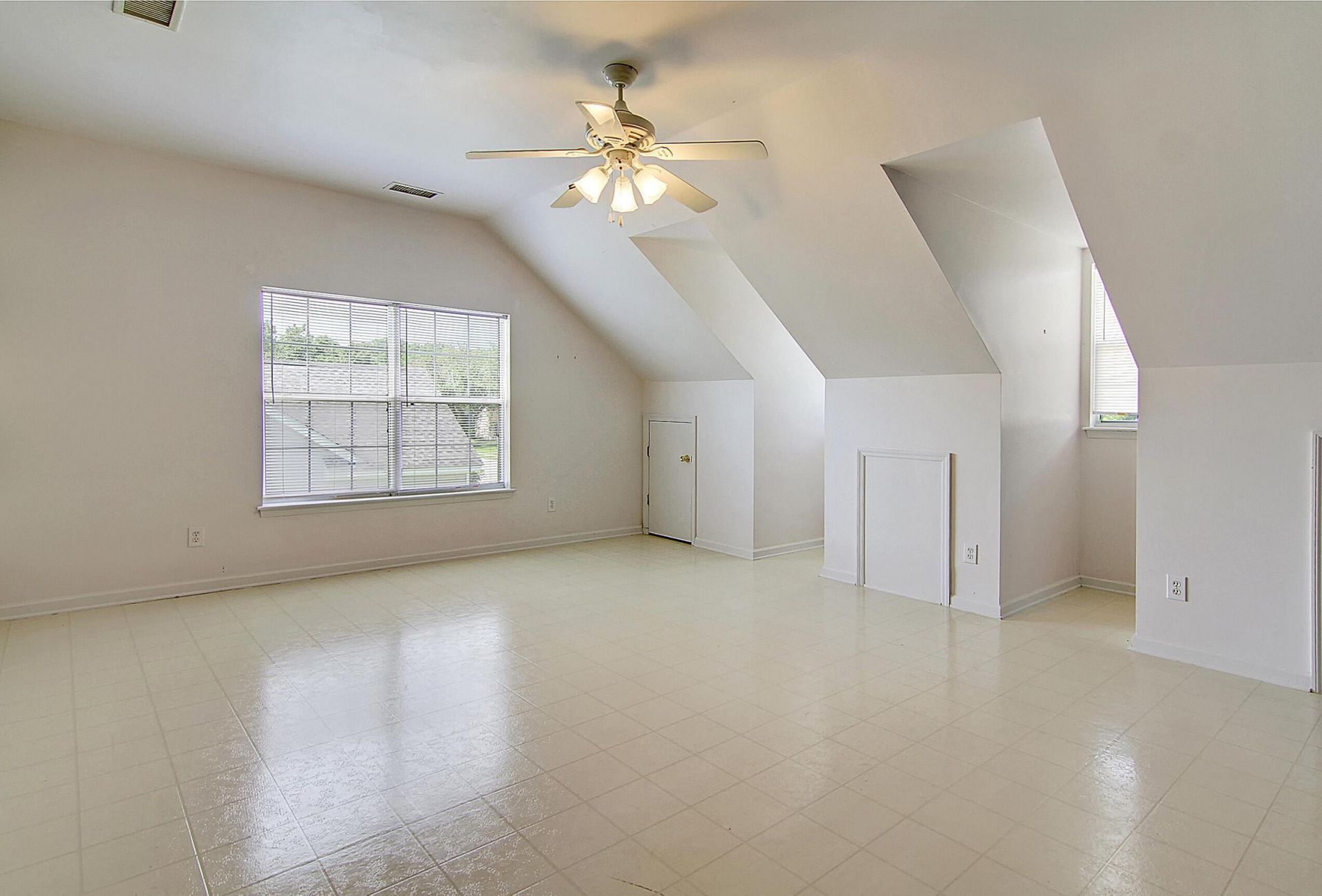 4025 Laurelwood Drive Photo 17