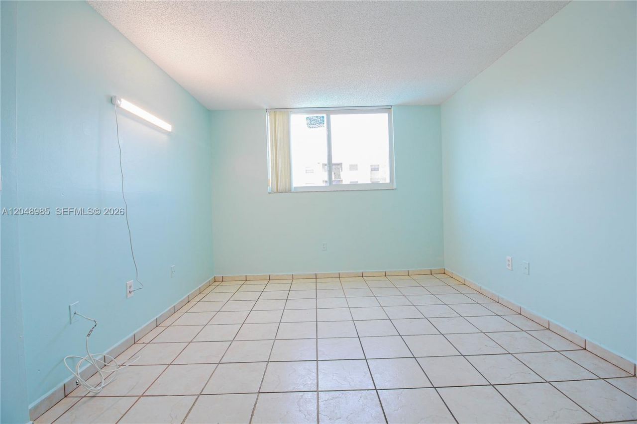 8050 NW 8th St , Unit 1306, Miami, FL 33126 Photo