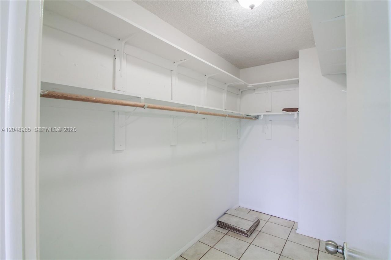 8050 NW 8th St , Unit 1306, Miami, FL 33126 Photo