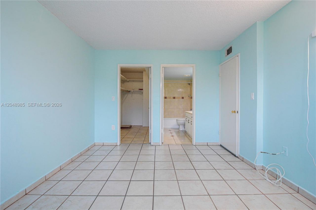 8050 NW 8th St , Unit 1306, Miami, FL 33126 Photo