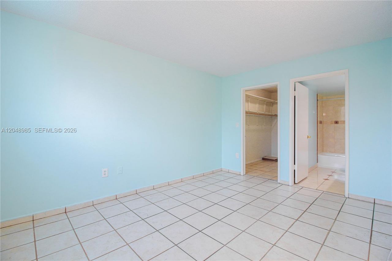 8050 NW 8th St , Unit 1306, Miami, FL 33126 Photo