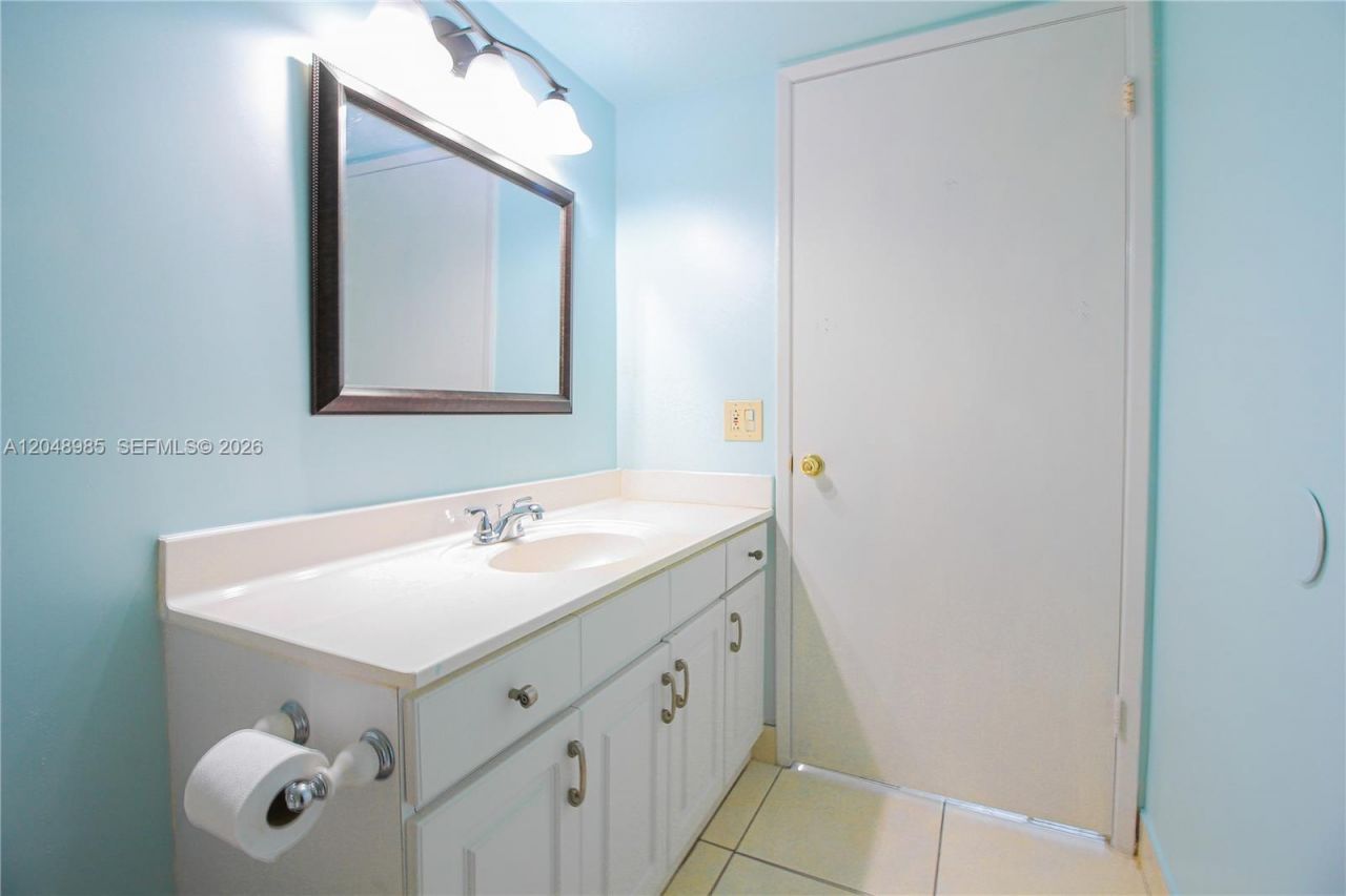 8050 NW 8th St , Unit 1306, Miami, FL 33126 Photo