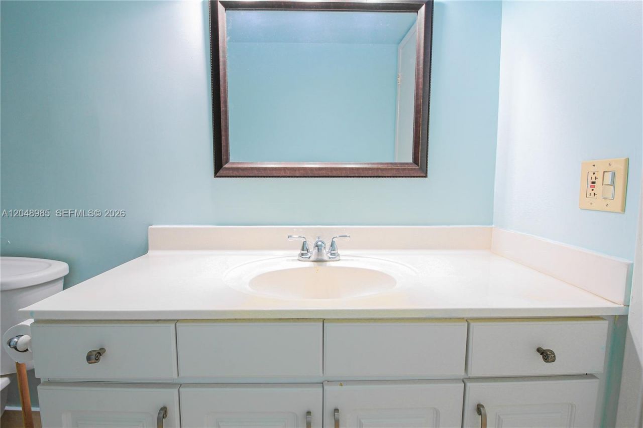 8050 NW 8th St , Unit 1306, Miami, FL 33126 Photo