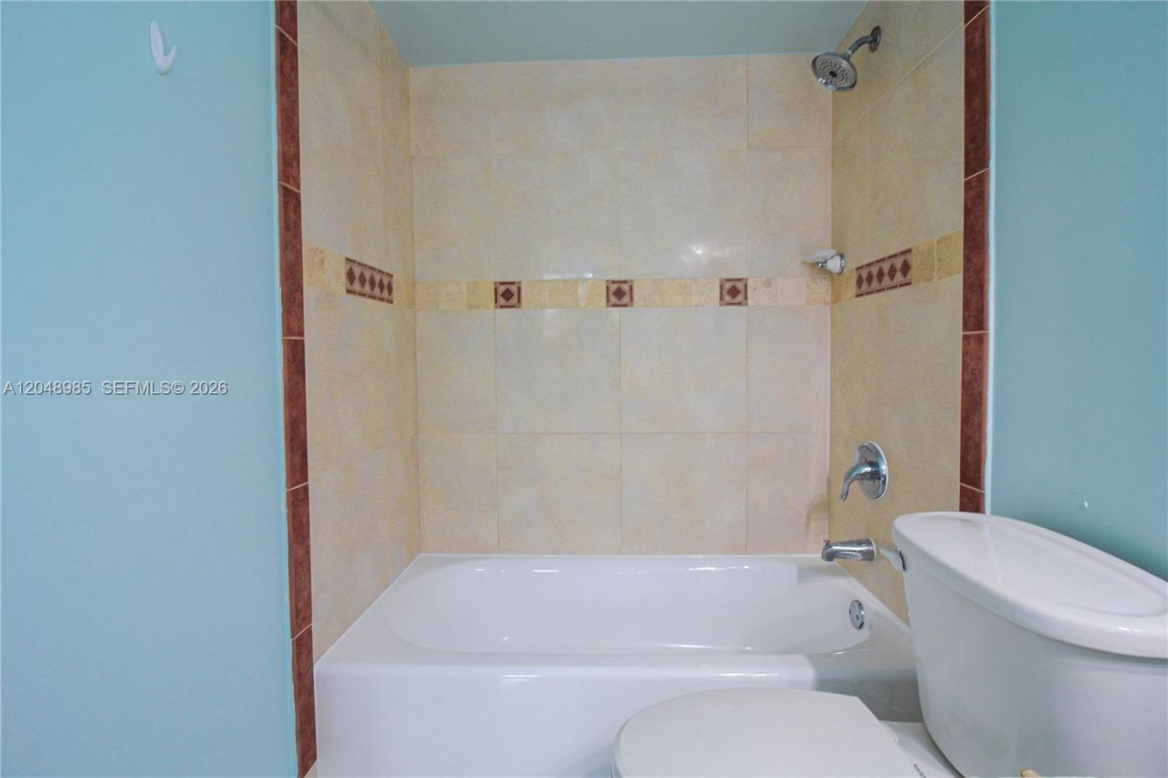 8050 NW 8th St , Unit 1306, Miami, FL 33126 Photo