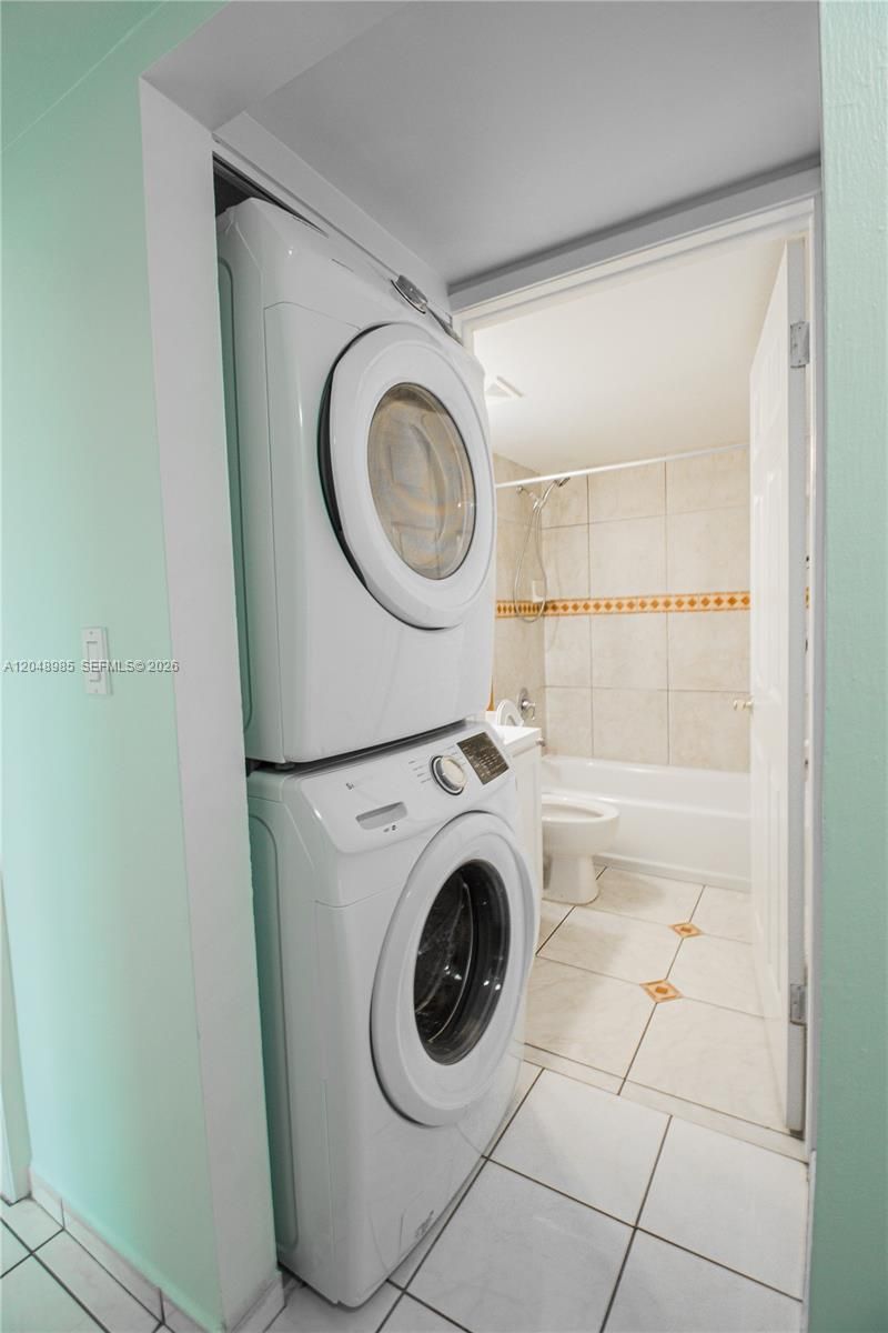 8050 NW 8th St , Unit 1306, Miami, FL 33126 Photo
