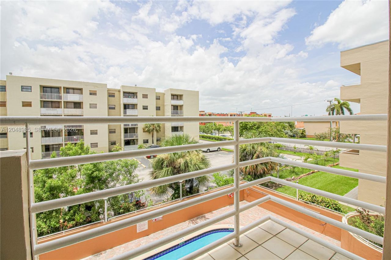 8050 NW 8th St , Unit 1306, Miami, FL 33126 Photo