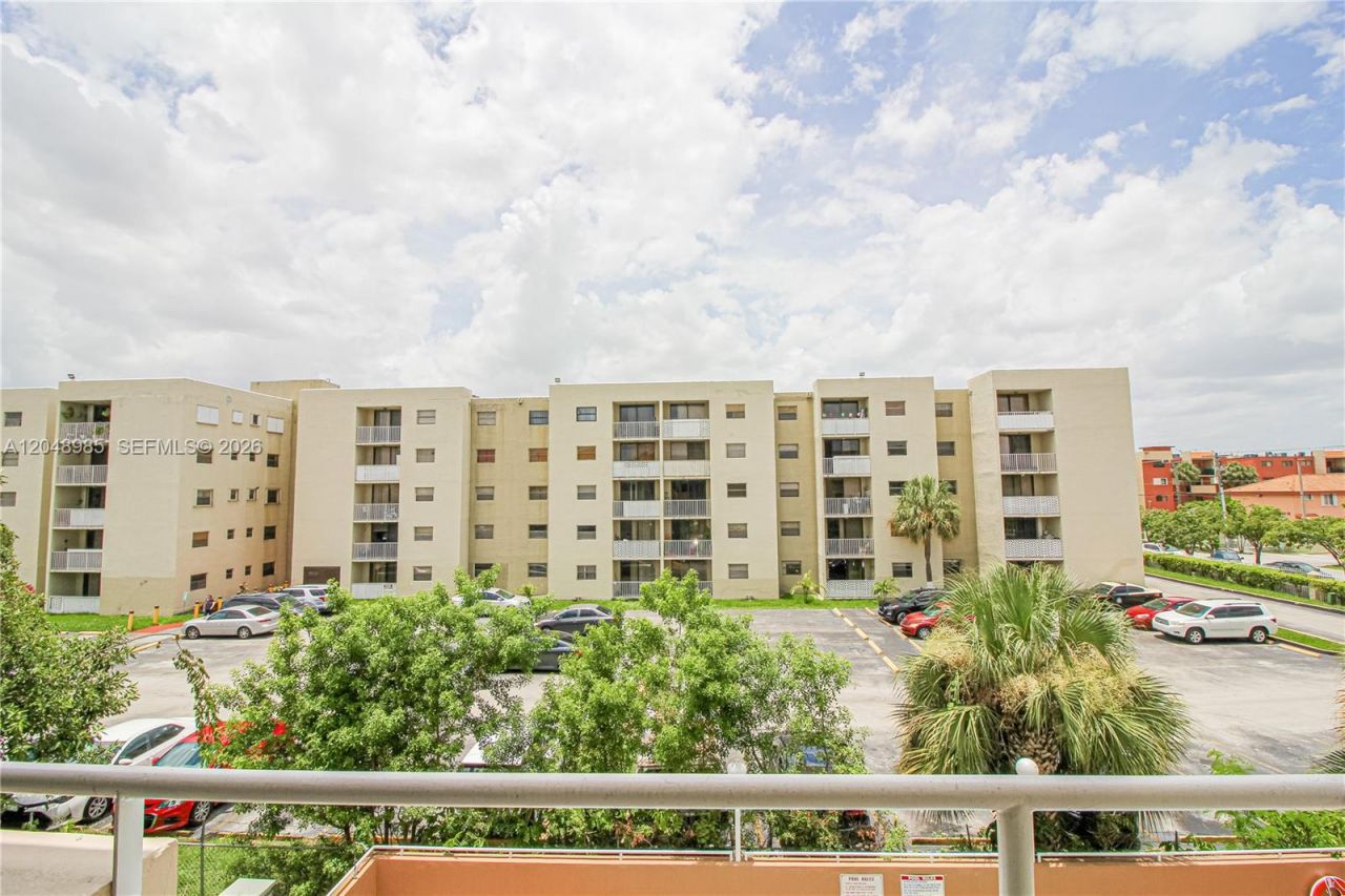8050 NW 8th St , Unit 1306, Miami, FL 33126 Photo