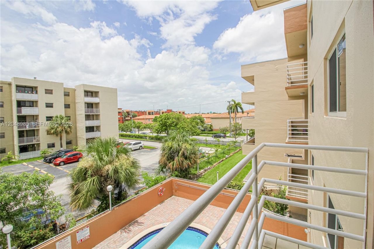 8050 NW 8th St , Unit 1306, Miami, FL 33126 Photo