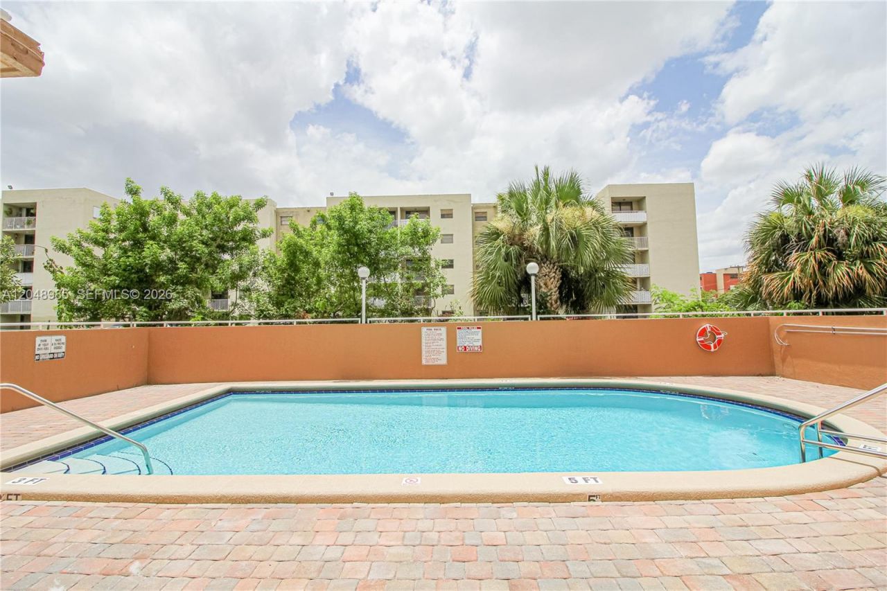 8050 NW 8th St , Unit 1306, Miami, FL 33126 Photo