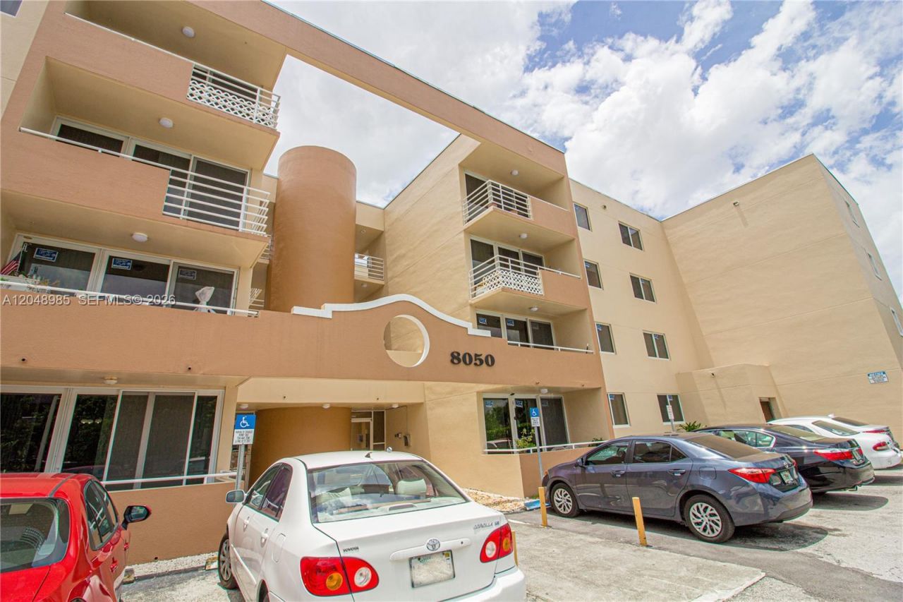 8050 NW 8th St , Unit 1306, Miami, FL 33126 Photo