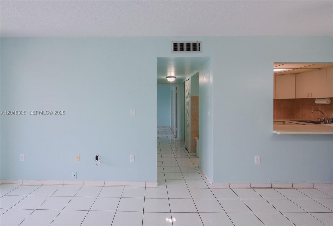 8050 NW 8th St , Unit 1306, Miami, FL 33126 Photo