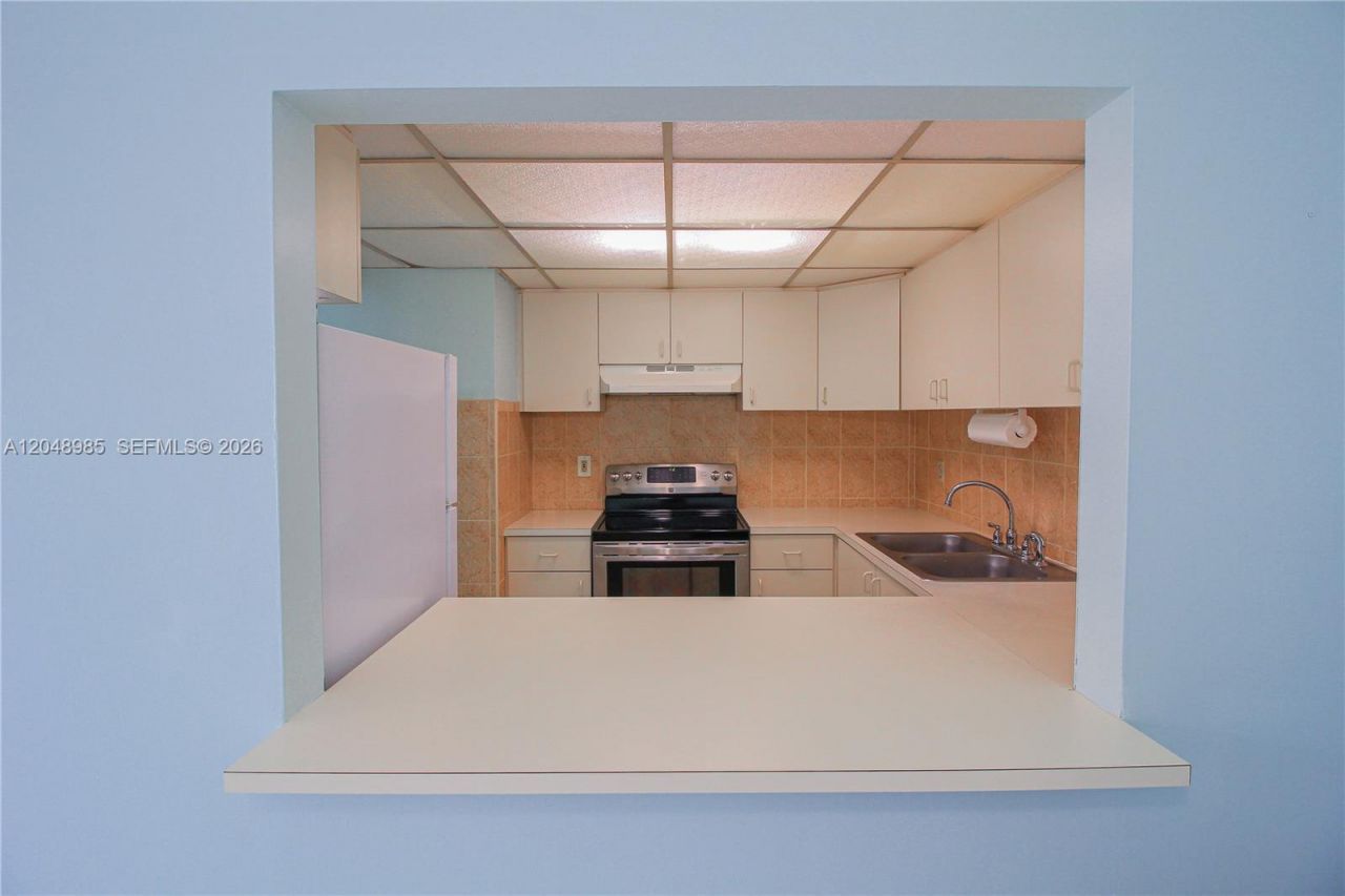 8050 NW 8th St , Unit 1306, Miami, FL 33126 Photo