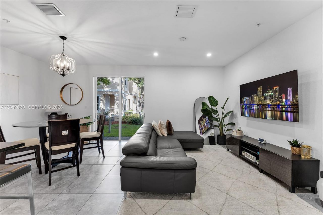134 SE 28th Ter, Unit 10, Homestead, FL 33033 Photo