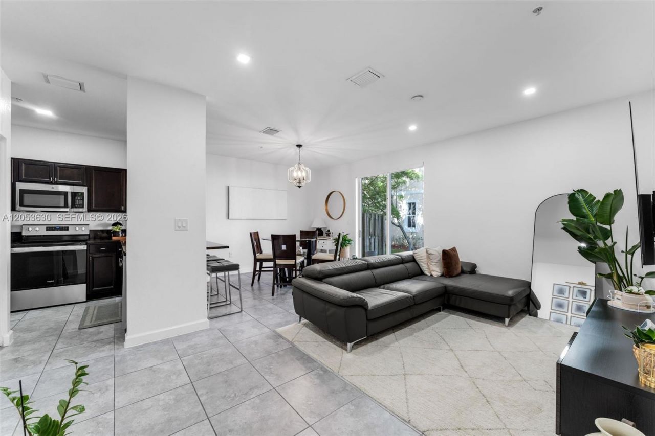 134 SE 28th Ter, Unit 10, Homestead, FL 33033 Photo