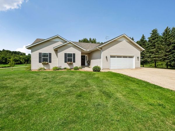 23775 Leeann Drive, Hampton, MN 55031