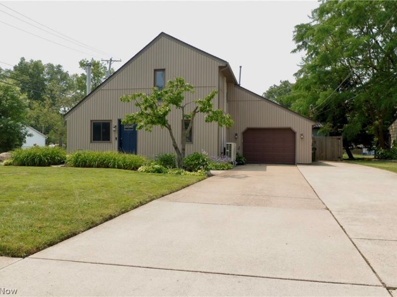 788 Idlewood Avenue, Sheffield Lake, OH 44054 Photo 1