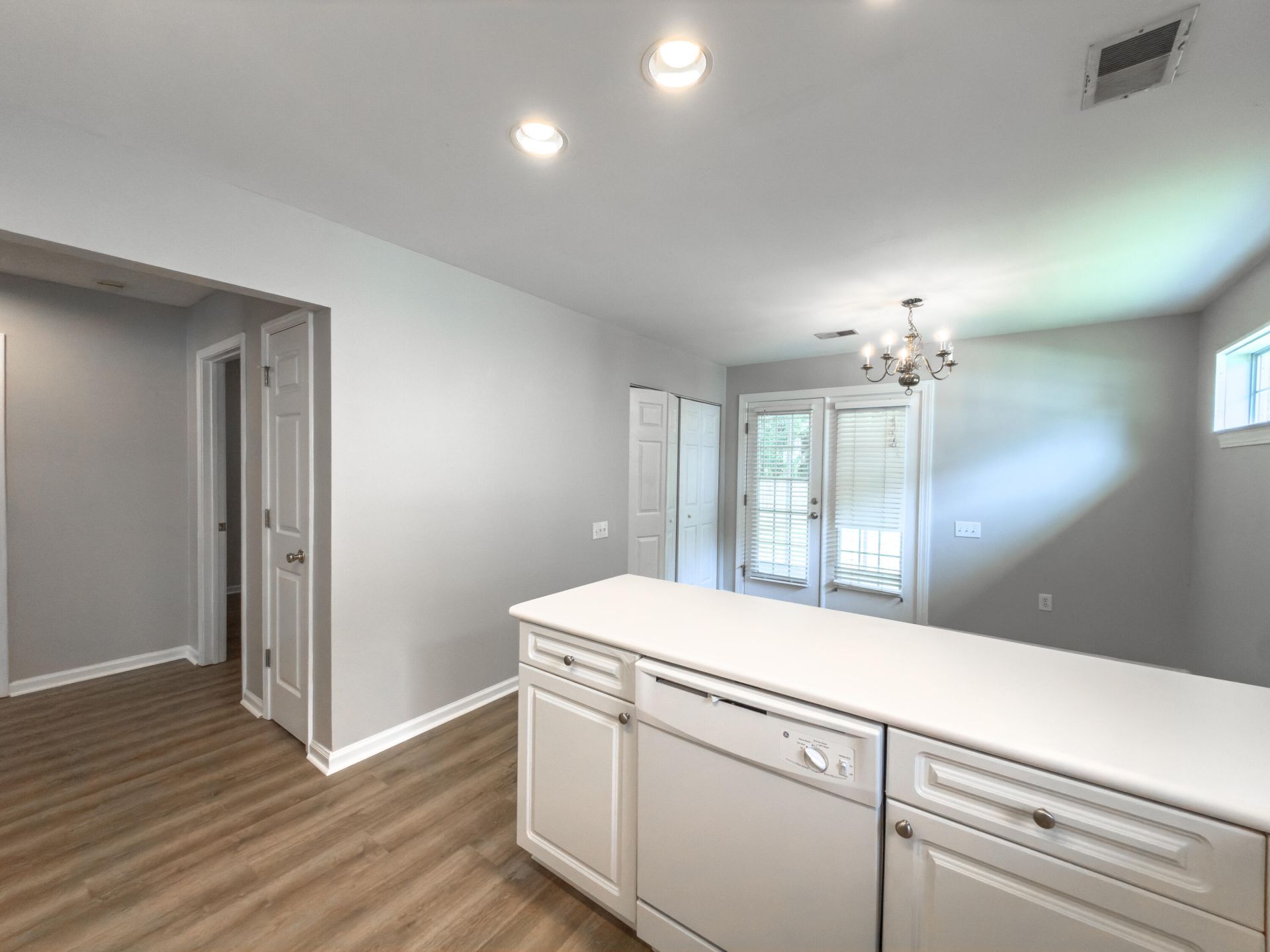 4841 Habersham Lane Photo 9