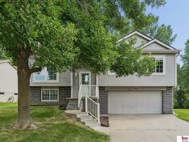 7841 Bondesson Street, Omaha, NE 68122