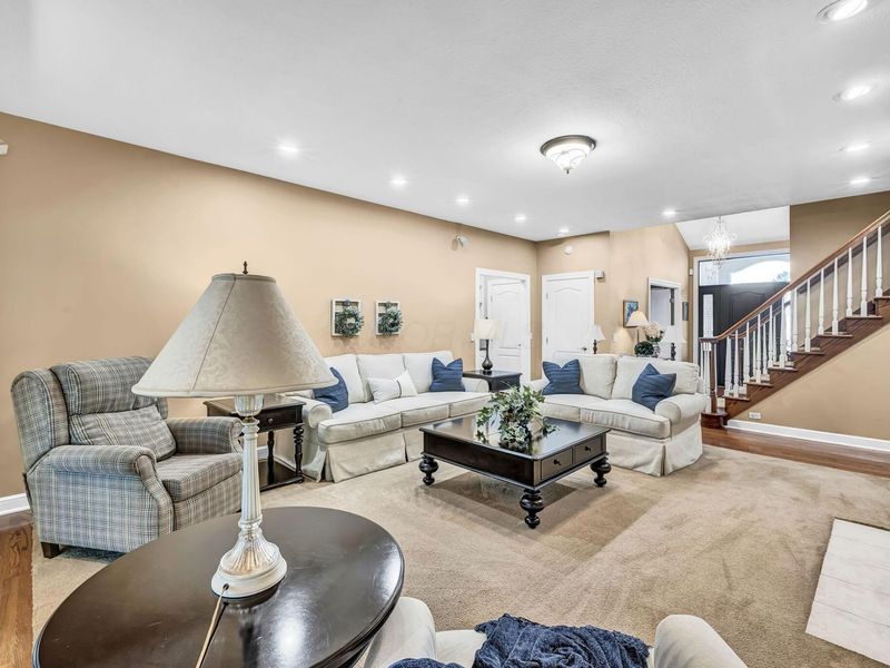 5976 Heritage Lakes Drive, Hilliard, OH 43026 Photo 10