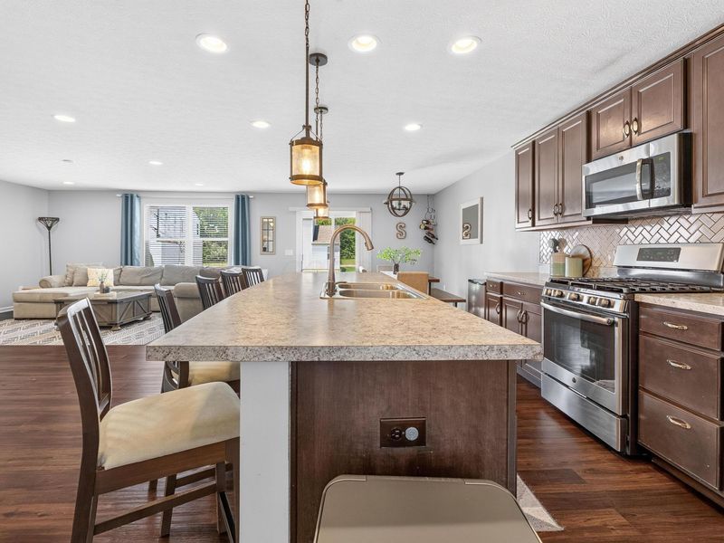 8674 Bobwhite Drive, Blacklick, OH 43004 Photo 6