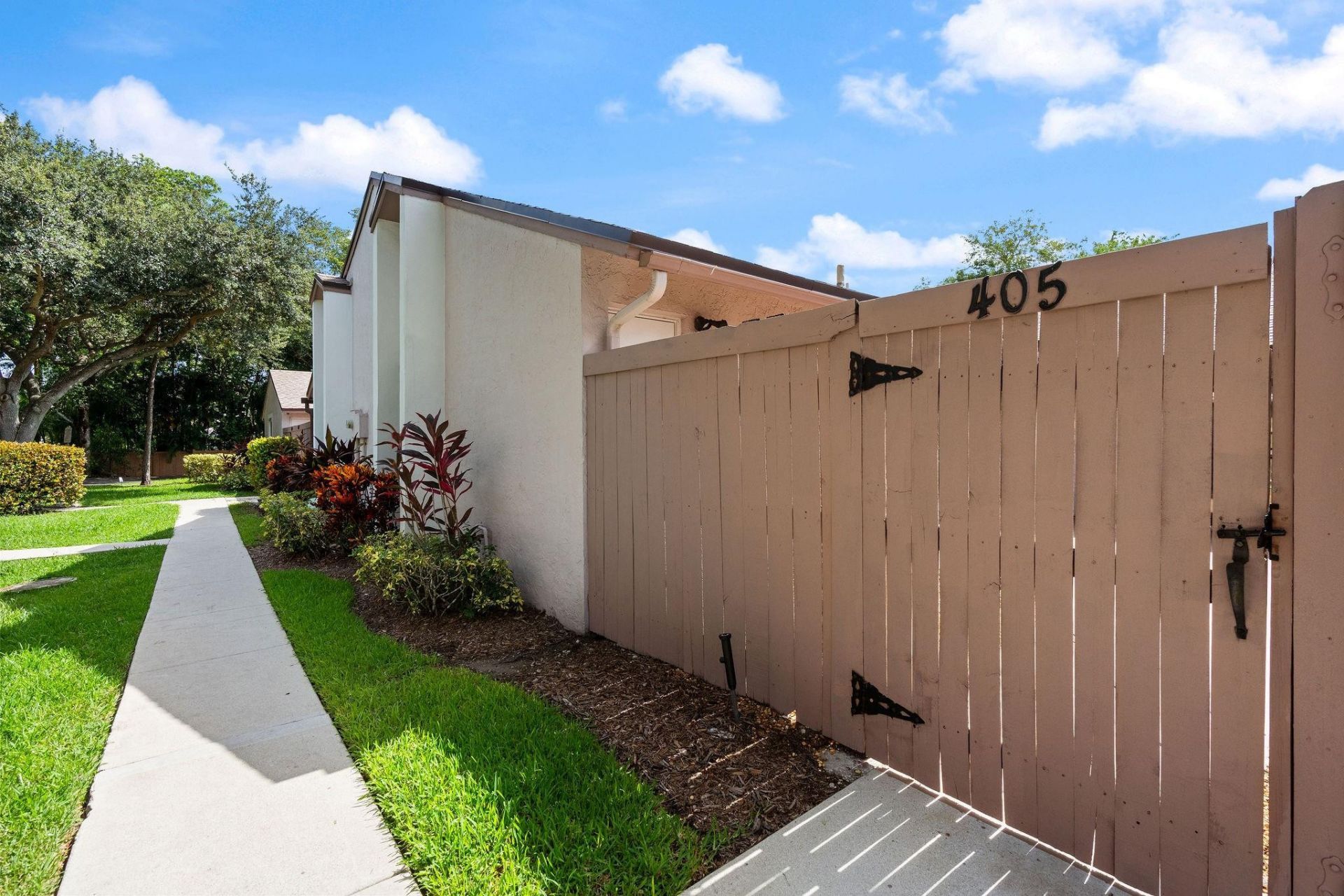 151 NW 115th Avenue, Unit 405, Plantation, FL 33325 Photo
