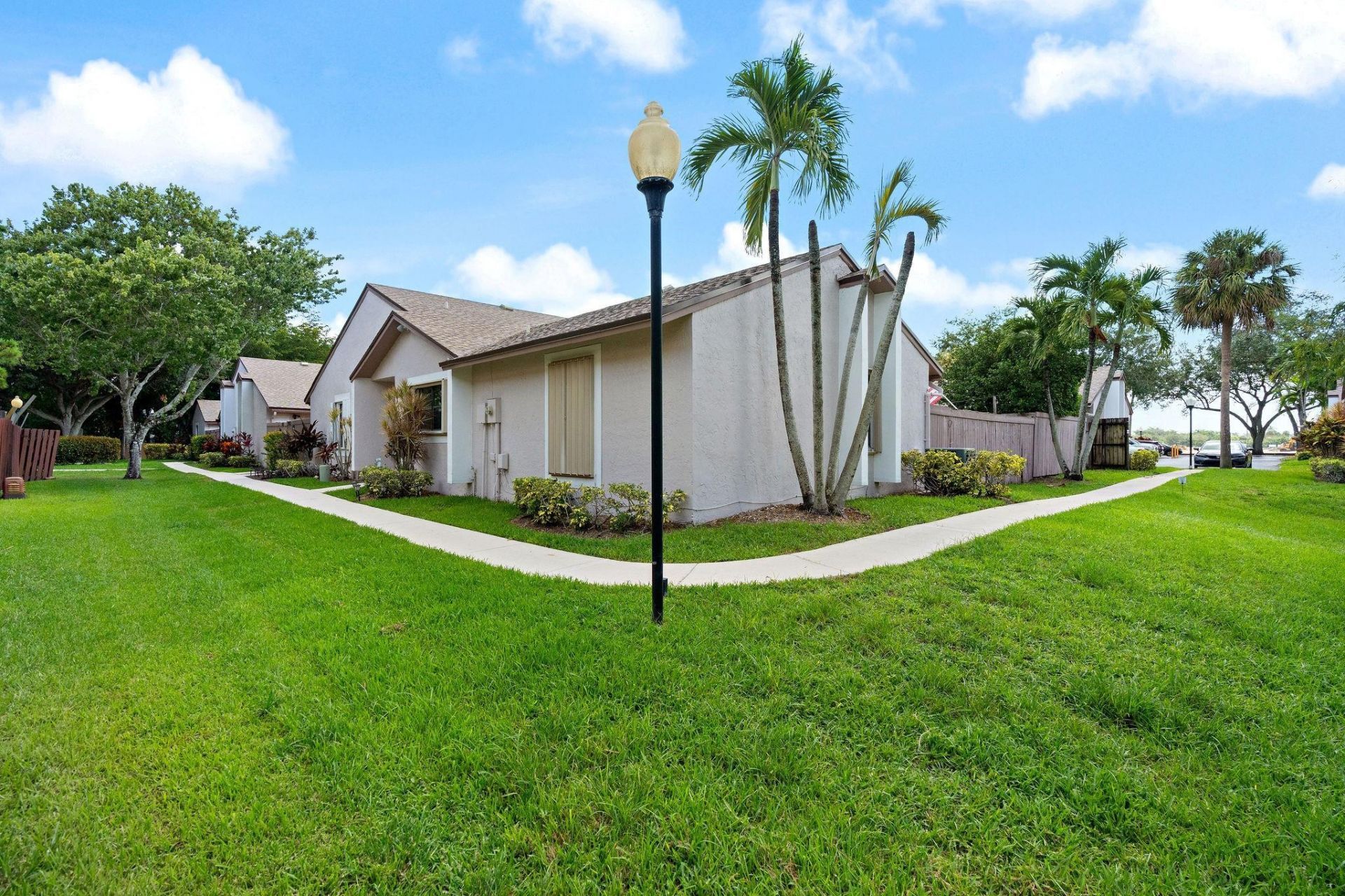 151 NW 115th Avenue, Unit 405, Plantation, FL 33325 Photo