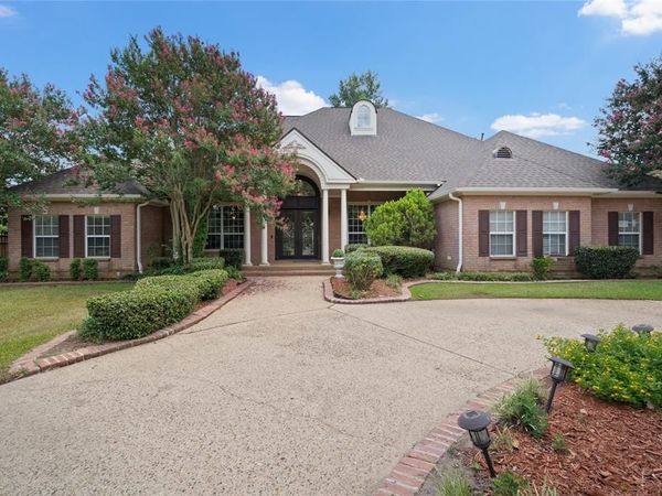 7402 Hollytree Drive , Tyler, TX 75703