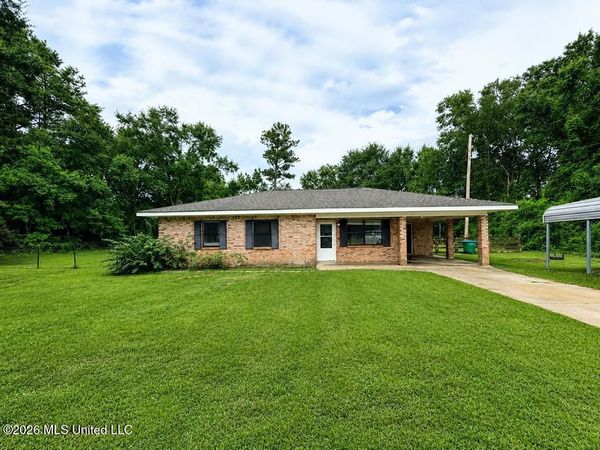 39 Leo Eaves Road, Picayune, MS 39466
