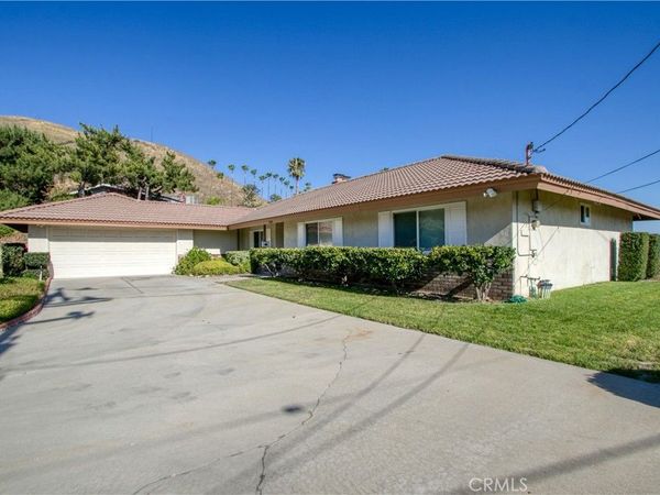 1105 Ponderosa Drive , San Bernardino, CA 92404