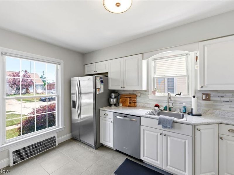 14025 Clairview Avenue, Cleveland, OH 44111 Photo 6