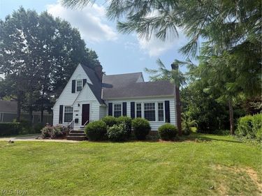 24883 Electric Drive, Bay Village, OH 44140
