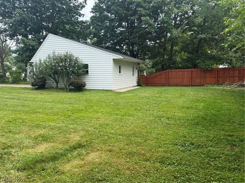 24883 Electric Drive, Bay Village, OH 44140 Photo 3