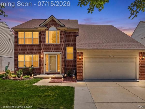 38206 Brook Drive, Sterling Heights, MI 48312