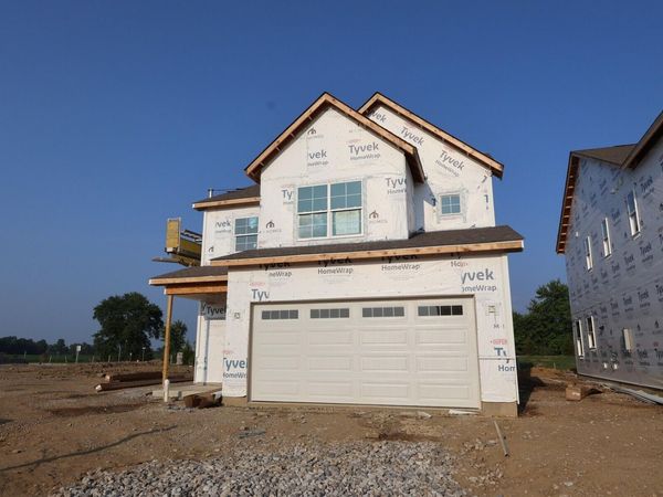 1194 Brittany Drive , Delaware, OH 43015