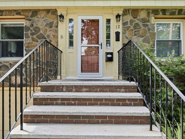 12 Chester St, Arlington, MA 02476