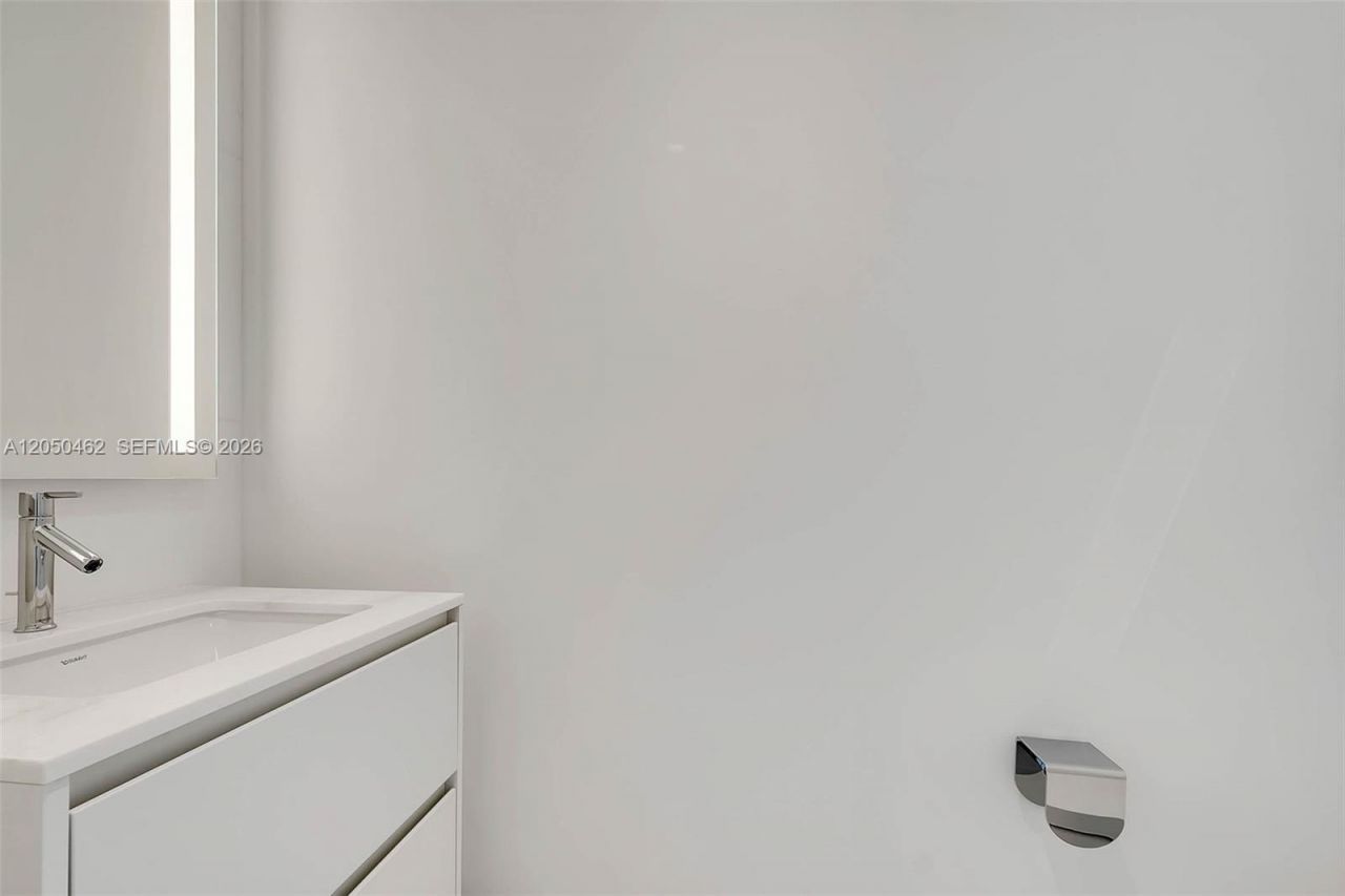 300 Biscayne Boulevard Way , Unit 3008W, Miami, FL 33131 Photo