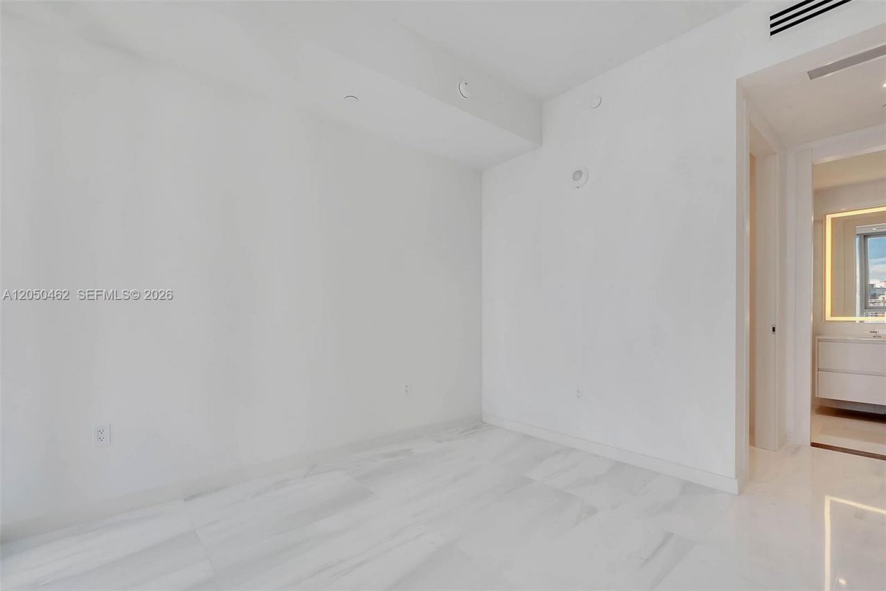 300 Biscayne Boulevard Way , Unit 3008W, Miami, FL 33131 Photo