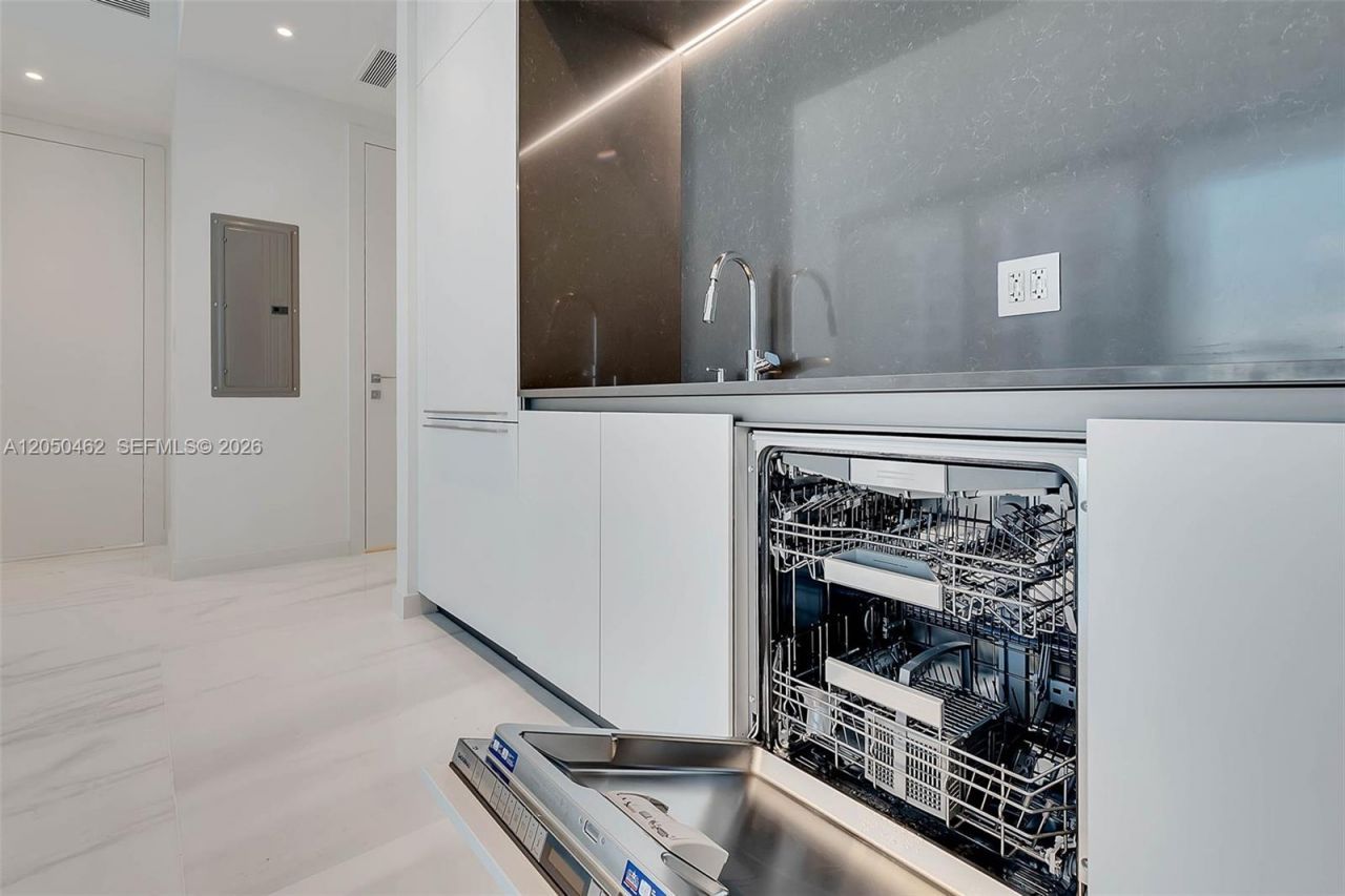 300 Biscayne Boulevard Way , Unit 3008W, Miami, FL 33131 Photo