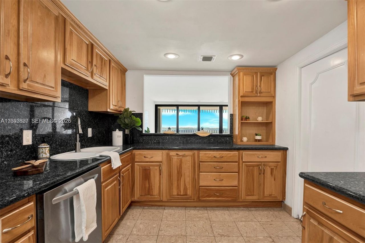 2 Grove Isle Dr , Unit B1103, Miami, FL 33133 Photo