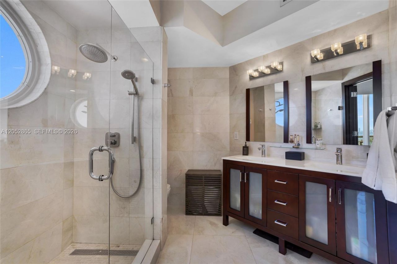 7330 Ocean Ter , Unit 2604, Miami Beach, FL 33141 Photo