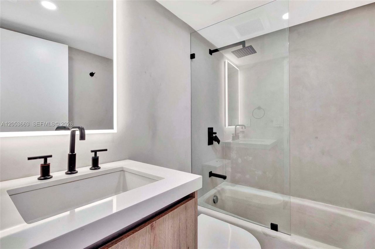 1627 Brickell Ave , Unit 1202, Miami, FL 33129 Photo