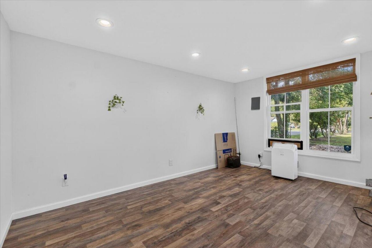 1060 Pauline Avenue Photo 30