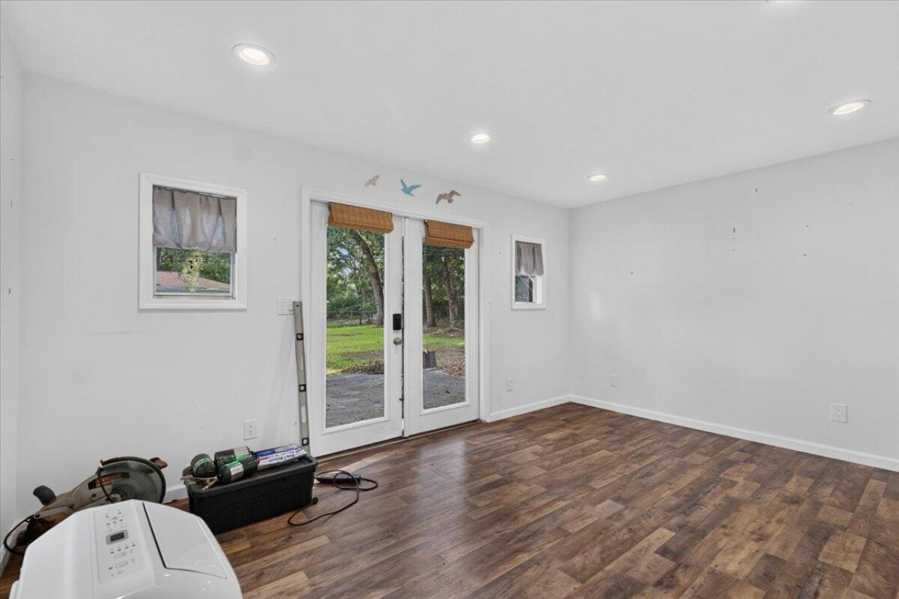 1060 Pauline Avenue Photo 31