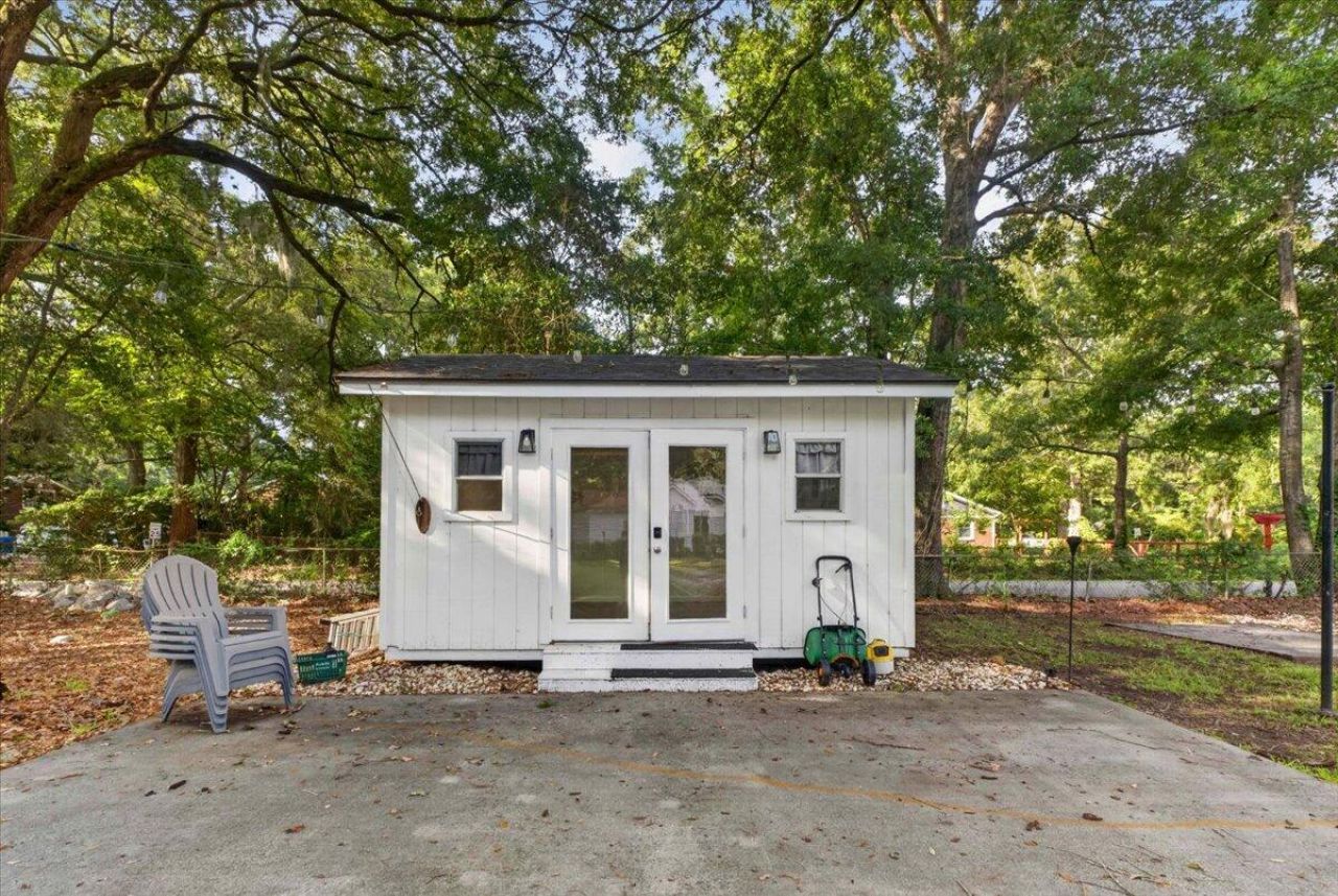 1060 Pauline Avenue Photo 32