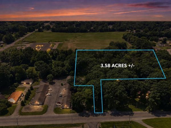 2220 Lake Avenue, Plymouth, IN 46563